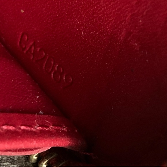 Louis Vuitton Red Vernis Zippy Wallet - Picture 7 of 16